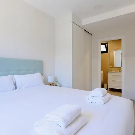 Brand New 2br With Auto Check-in شقة *