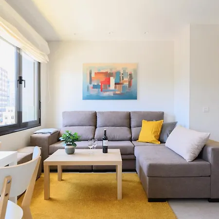 Brand New 2br With Auto Check-in شقة